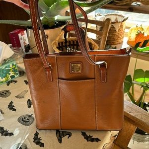 Dooney & Bourke handbag, gently used.